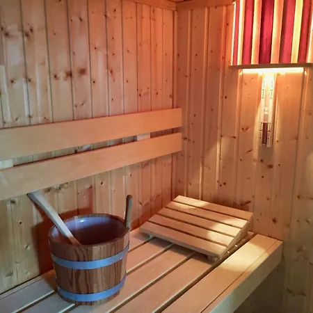 Schlei Marina Huelsen 度假居 *